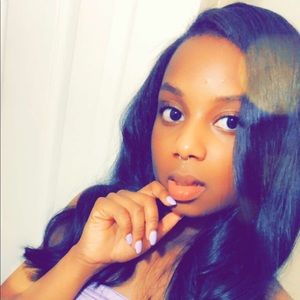 Meet your Posher, Javette